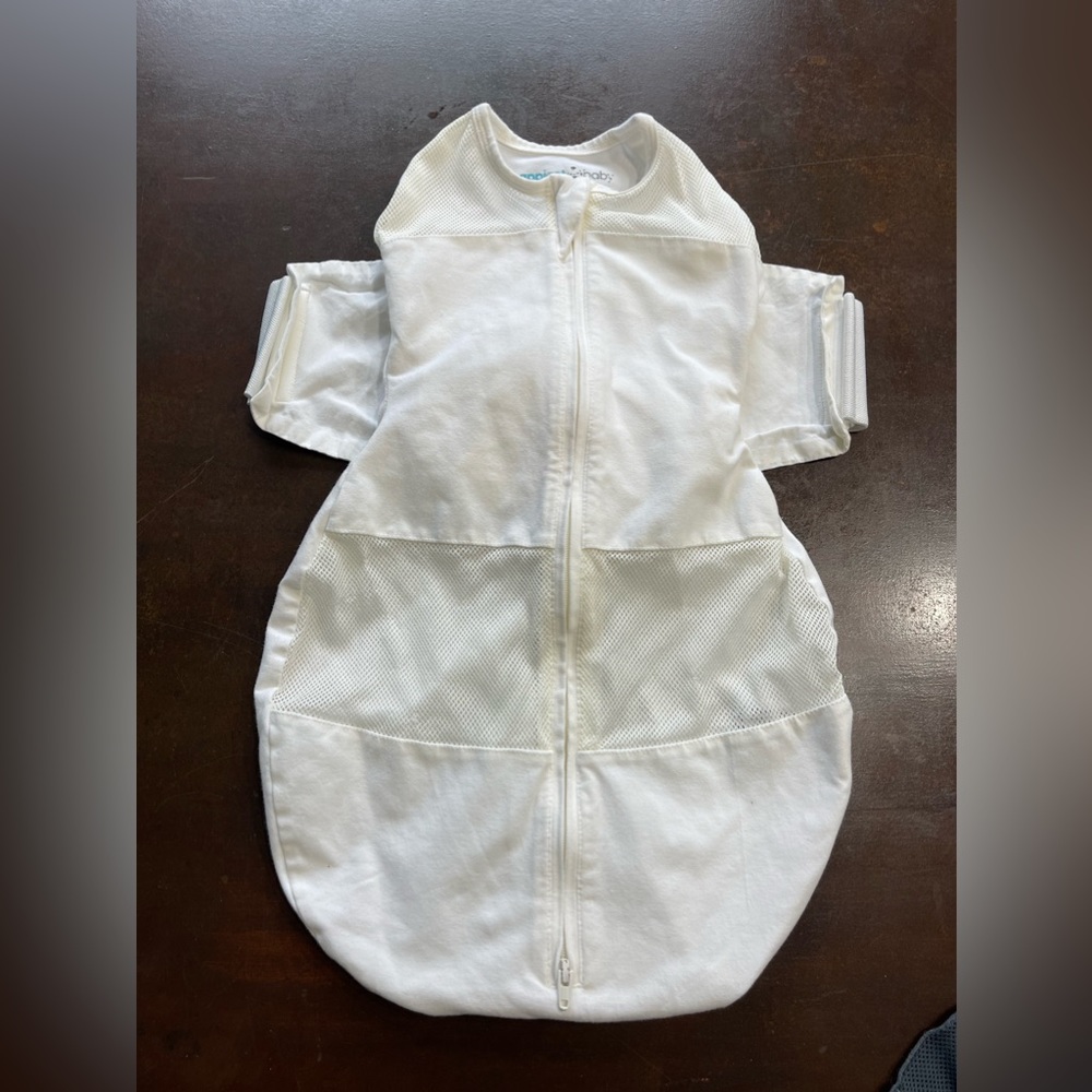 Happiest Baby Snoo Sleepea White Swaddle Small washed 1x never worn perfect cond